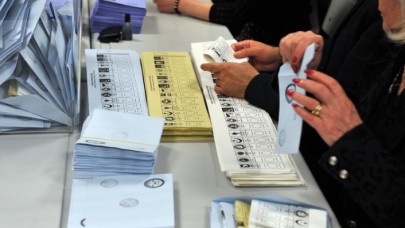 Son seçim anketinde dikkat çeken sonuç: Oylar partiye mi lidere mi veriliyor?