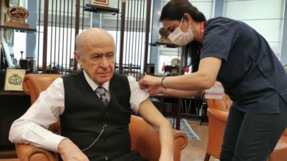 MHP Genel Başkanı Devlet Bahçeli,  ikinci doz aşısını yaptırdı