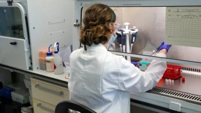 Mutasyonlu virüs bir ülkeye daha sıçradı