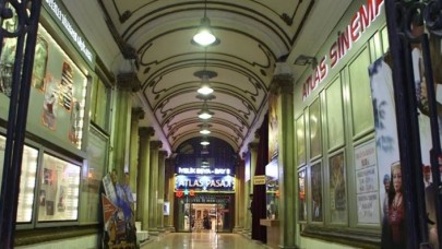 Restorasyonu tamamlanan tarihi atlas sineması kapılarını açıyor