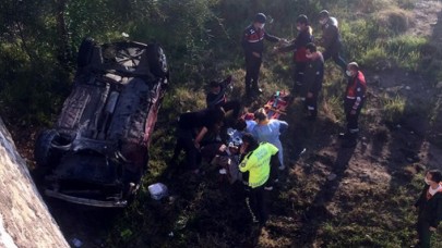 Silifke'de otomobil uçuruma uçtu: Can Oğuzhan Günay ve Elif Gülay Korkmaz ağır yaralı