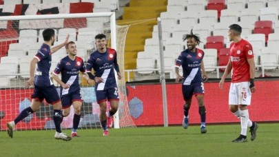 Sivasspor'u yendi: Antalyaspor yarı finale yükseldi