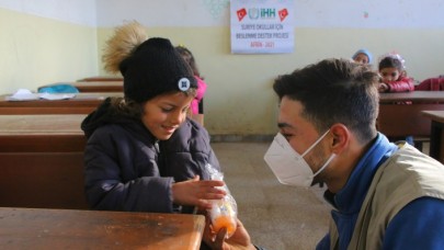 Suriye'deki 10 bin öğrenciye 'Sevgi Öğünü'