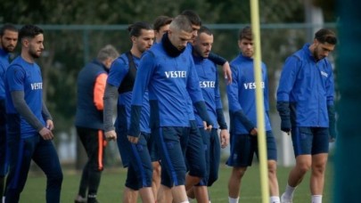 Trabzonspor'da 3 futbolcunun Kovid-19 testi pozitif çıktı