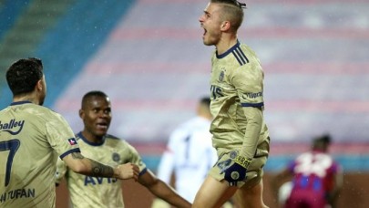 Trabzonspor'u Fenerbahçe karşısında Uğurcan da kurtaramadı: Pelkas öyle vurdu ki,  yok böyle bir gol!