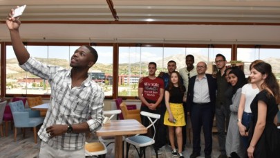 Türk üniversitelerinde 153 bin 662 "yabancı öğrenci",  2 bin 85 yabancı öğretim elemanı