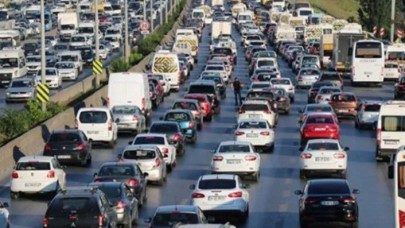 Yasağa saatler kala İstanbul'da trafik yoğunluğu