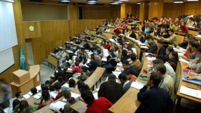 YÖK ilk kez öğrencilere anket ile fikrini soracak