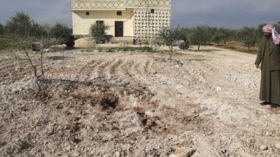 YPG/PKK'lı teröristler,  mezarlıkları bombalıyor