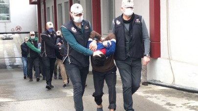 Adana'da 79 mezarı tahrip eden DEAŞ'lı zanlılar adliyede