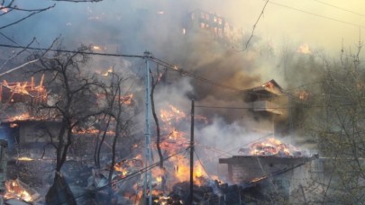 Artvin'in Yusufeli ilçesinde yangın dehşet: Vali'den açıklama