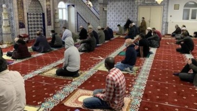 Cuma namazı yasaklanıyor mu? Diyanet Vakıf-Sen'den flaş açıklama