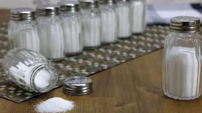 Daha sağlıklı bir hayat için sofralardan tuzlukları kaldırın uyarısı