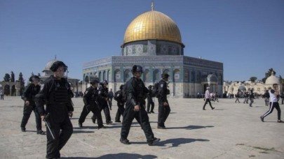 Fanatik Yahudilerden Mescid-i Aksa'ya baskın