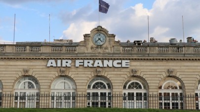 Fransa namaz kılmayı güvenlik sorunu görüyor