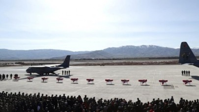 Her birinin hikayesi yarım kaldı! Bitlis'te şehit olan askerlerimiz için 8. Kolordu Komutanlığı'nda tören