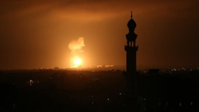 İsrail savaş uçaklarıyla Gazze'yi vurdu