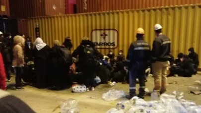 'İtalya'ya gidiyoruz' diye konteynere bindiler,  6 gün sonra boğulmak üzereyken İzmir'de indiler!