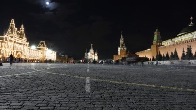 Kızıl Meydan bir saatliğine karanlığa büründü