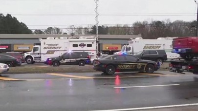 Masaj salonlarına silahlı baskın: 8 ölü