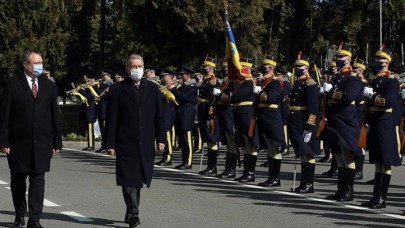 Milli Savunma Bakanı Hulusi Akar,  Rumen mevkidaşıyla bir araya geldi