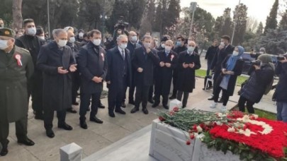 Milli şair Mehmet Akif Ersoy,  kabri başında anıldı