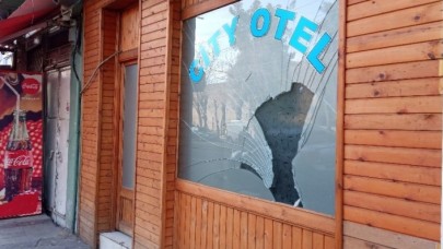 Oteldeki kavga sokağa taşındı: Cengiz Akgün öldü!