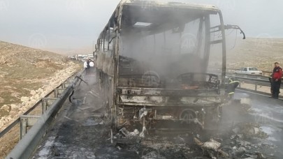 Otobüs yandı: Şoförün dikkati 32 yolcuyu kurtardı