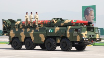 Pakistan Milli Günü'nde askeri geçit töreni