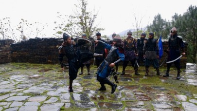 Pakistanlı gençlerin 'Diriliş Ertuğrul' sevgisi: Kendileri çekiyor