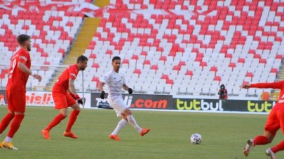 Sivasspor-Hatayspor: Kıran kırana maçta 2 gol