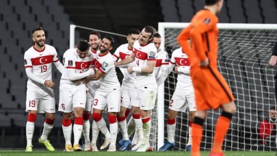 Türkiye-Hollanda: Burak Yılmaz şov yaptı