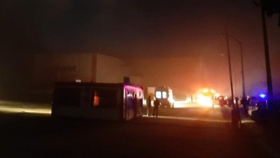 Tuzla'da et ürünleri fabrikasında yangın çıktı: Yaralı var