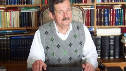 Ünlü yazar Erol Toy hayatını kaybetti!