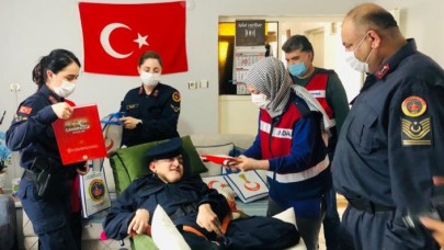 Zonguldak'ta bedensel engelli gencin yüzünü jandarma ekipleri güldürdü