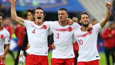 A Milli takıma kötü haber: Hakan,  Merih ve Ozan Kabak,  EURO 2020'de Milli Takım forması giyemeyecek