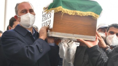 Adalet Bakanı Gül'ün annesi Saliha Gül,  Gaziantep'te son yolculuğuna uğurlandı