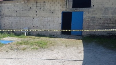 Adana'da acı olay: Demir kapının altında kalan Miraç Dinçer kurtarılamadı