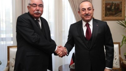 Çavuşoğlu,  Afganistan eski Cumhurbaşkanı Yardımcısı Mareşal Raşid Dostum'la görüştü