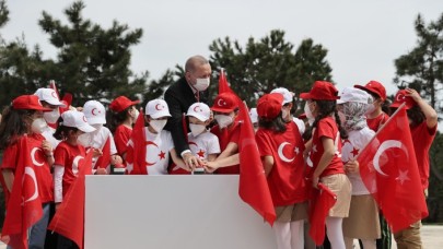 Cumhurbaşkanı Erdoğan: Gençler,  2053'ün Türkiye'sini siz inşa edeceksiniz siz kuracaksınız