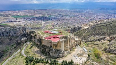 Elazığ'da Urartu dönemine ait 2 bin 800 yıllık 'açık hava tapınak alanı' tespit edildi