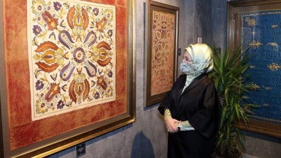 Emine Erdoğan 'Kalbe Dokunan İlmek' sergisini ziyaret etti