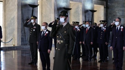 Emniyet Genel Müdürü Mehmet Aktaş ve beraberindekiler Anıtkabir'i ziyaret etti