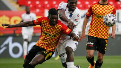 Göztepe-Trabzonspor: Kıran kırana maçta 2 gol,  2 kırmızı kart