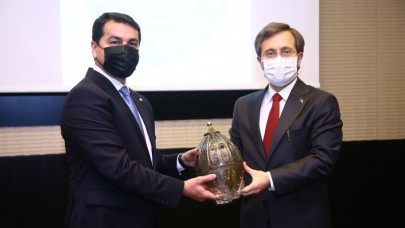 İletişim Başkanı Altun,  Azerbaycan Cumhurbaşkanı Müşaviri Hacıyev'le görüştü