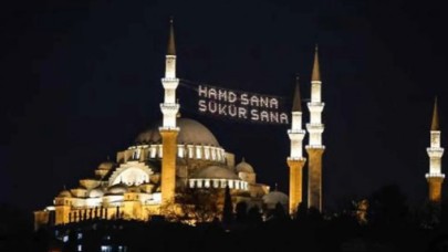 İstanbul camilerinde Ramazan'ın habercisi mahyalar yakıldı!