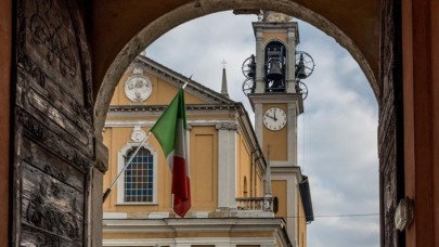 İtalya'da yasa dışı telefon dinleme krizi büyüyor