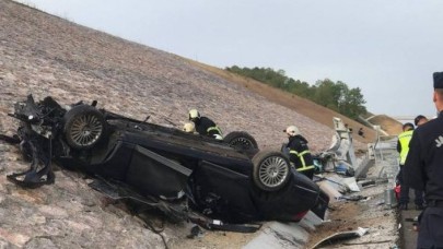 Konsolosluk aracı kaza yaptı: Halil Uluer,  Fatma Uluer,  Ahmet Demirhan ve Ayşe Demirhan öldü