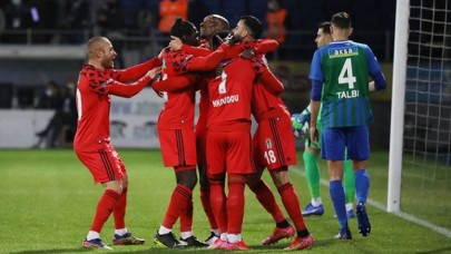 Lider Beşiktaş Rize'den geçti: Ghezzal böyle istedi!