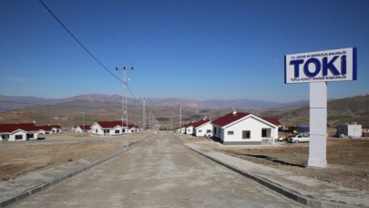 Malatya'da depremzedeler için inşa edilen köy tipi konutlar yükseliyor